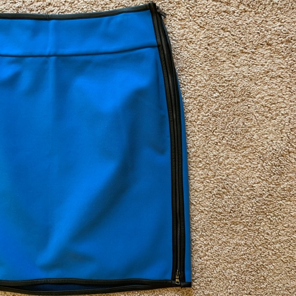 Vegan Leather-trim Ann Taylor skirt - Picture 3 of 5